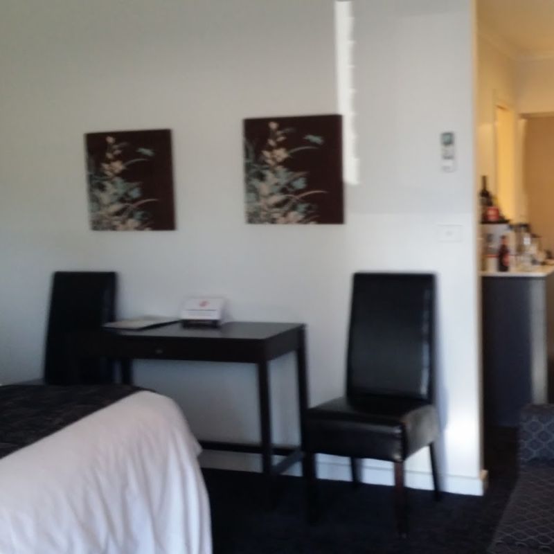 Relaxing at the All Seasons Resort Hotel in Bendigo Victoria