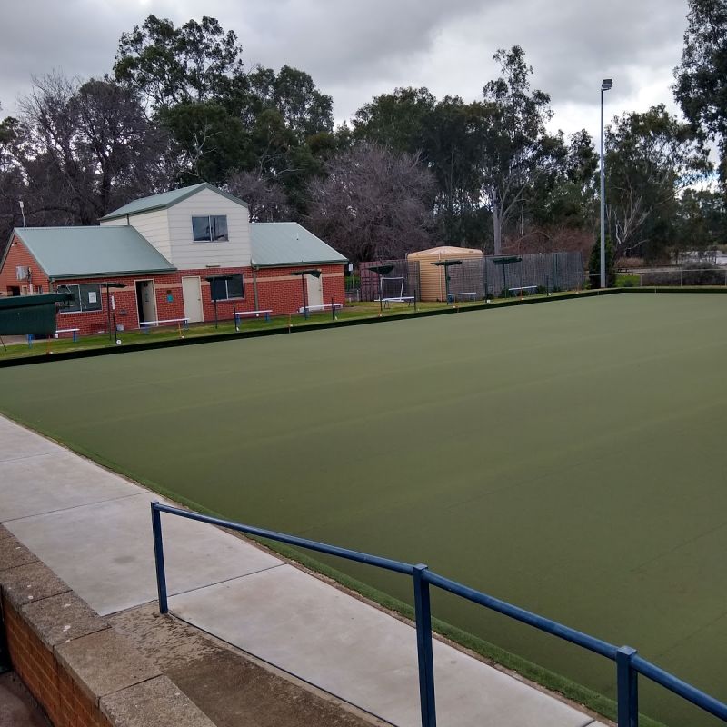 People like to relax at the Benalla Bowls Club in Benalla Victoria