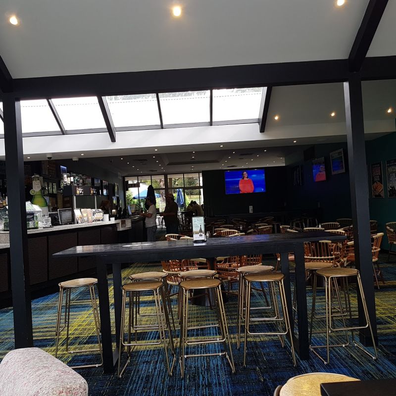 People like to relax at the Templestowe Hotel in Templestowe Lower Victoria
