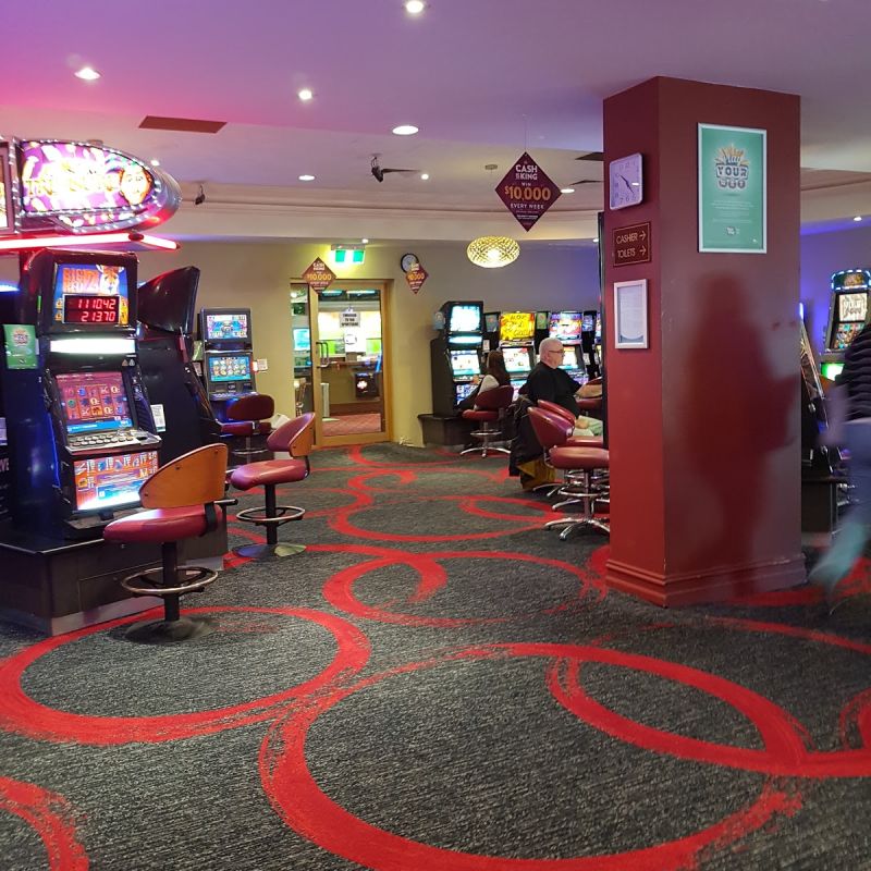 People like to relax at the Royal FTG Hotel in Ferntree Gully Victoria