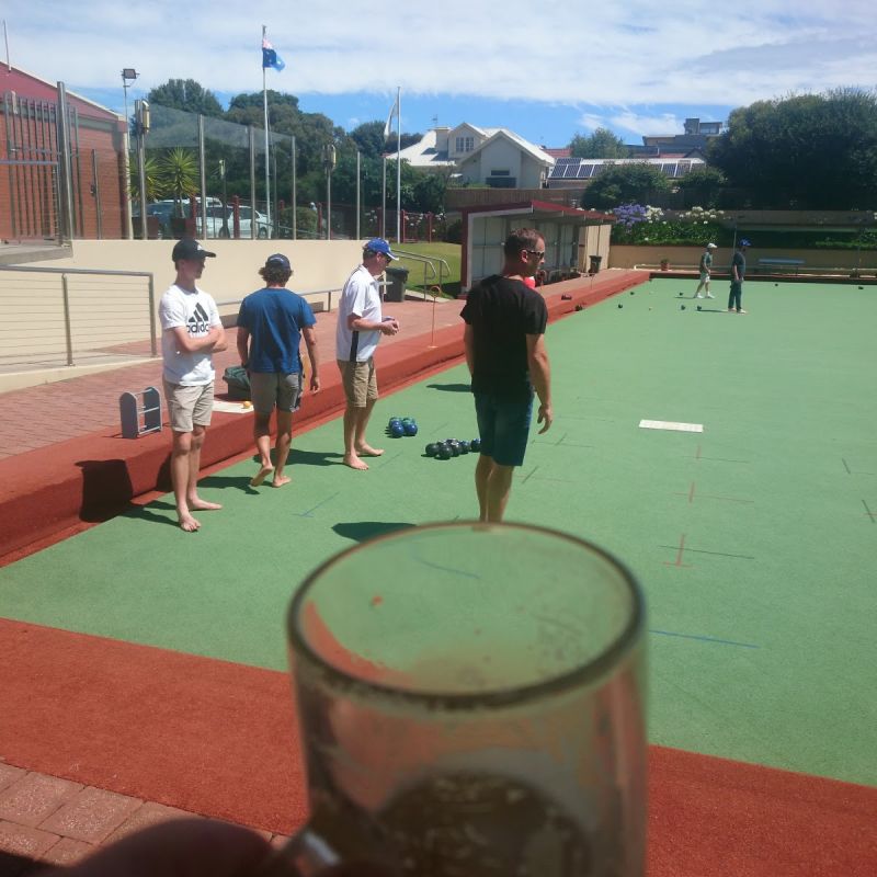 People like to relax at the Warrnambool Bowls Club Inc. in Warrnambool Victoria