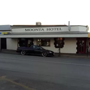 A relaxing photo of the pokies at the Moonta Hotel in Moonta, South Australia