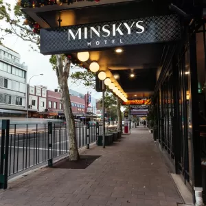 A relaxing photo of the pokies at the Minskys Hotel in Cremorne, New South Wales