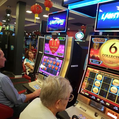 Pokies Near Me - Having a great time at the Kealba Hotel in Kealba Victoria