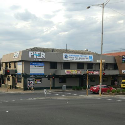 Pokies Near Me - Having a great time at the Pier Hotel in Frankston Victoria
