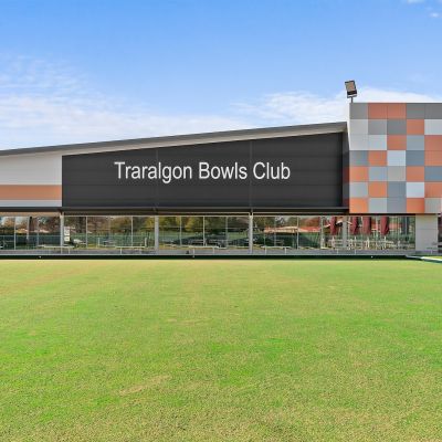 Pokies Near Me - Having a great time at the Traralgon Bowls Club in Traralgon Victoria
