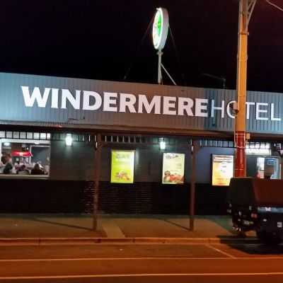Pokies Near Me - Having a great time at the Windermere Hotel in Kangaroo Flat Victoria