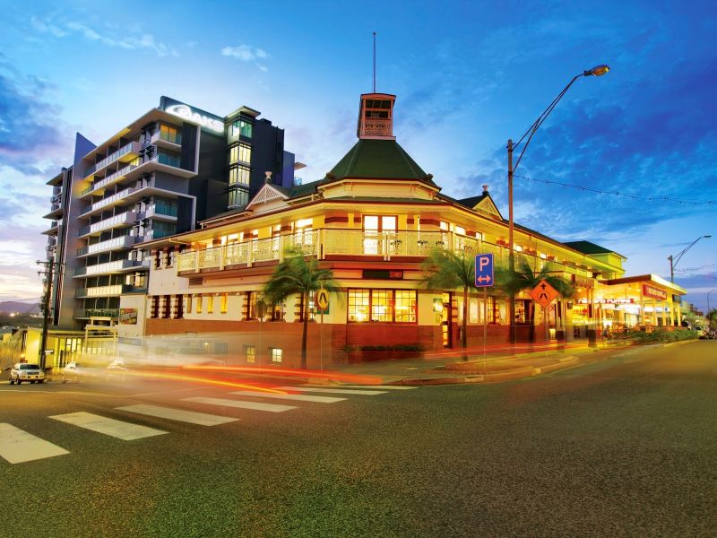 Oaks Gladstone Grand Hotel Gladstone Central  Queensland Pokies